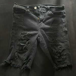 FASHION NOVA RIPPED SHORTS